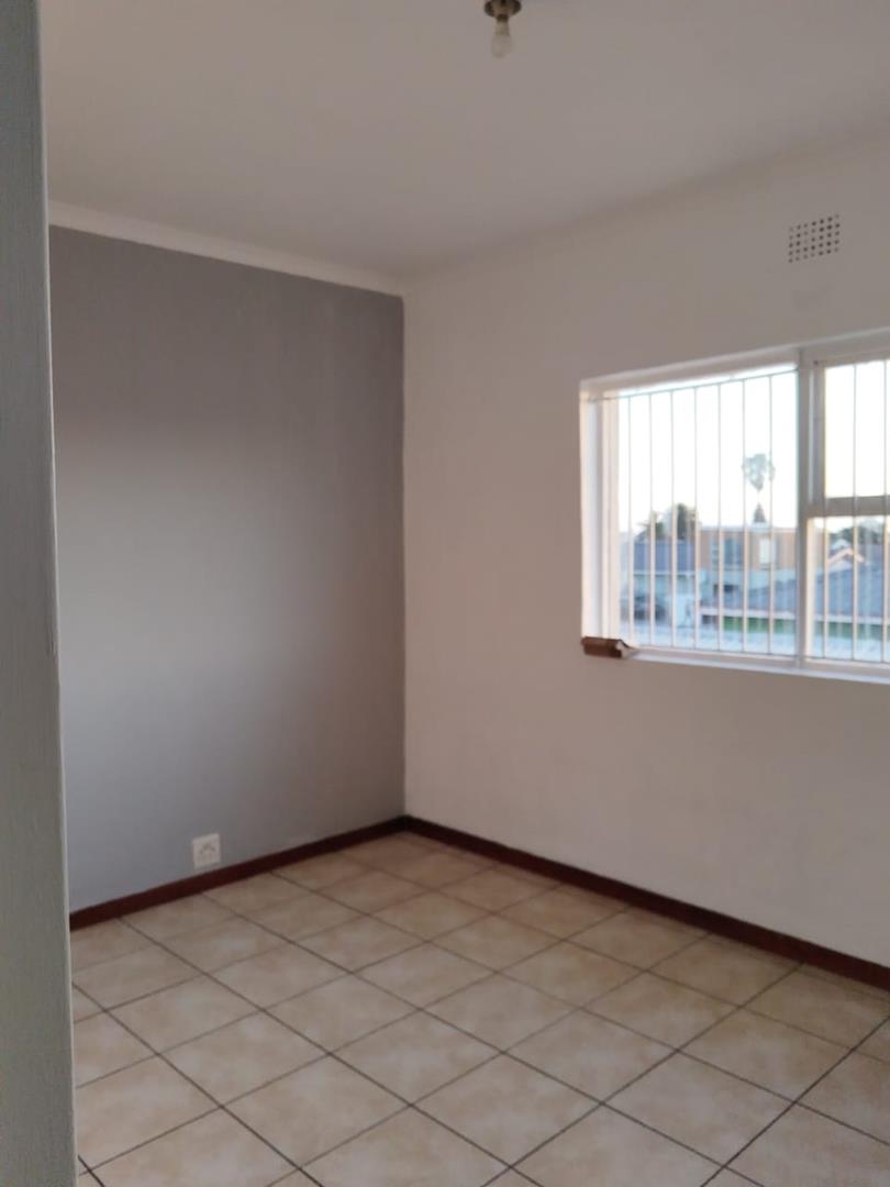 To Let 1 Bedroom Property for Rent in Strand South Western Cape
